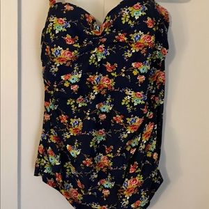 Floral halter-neck swimsuit